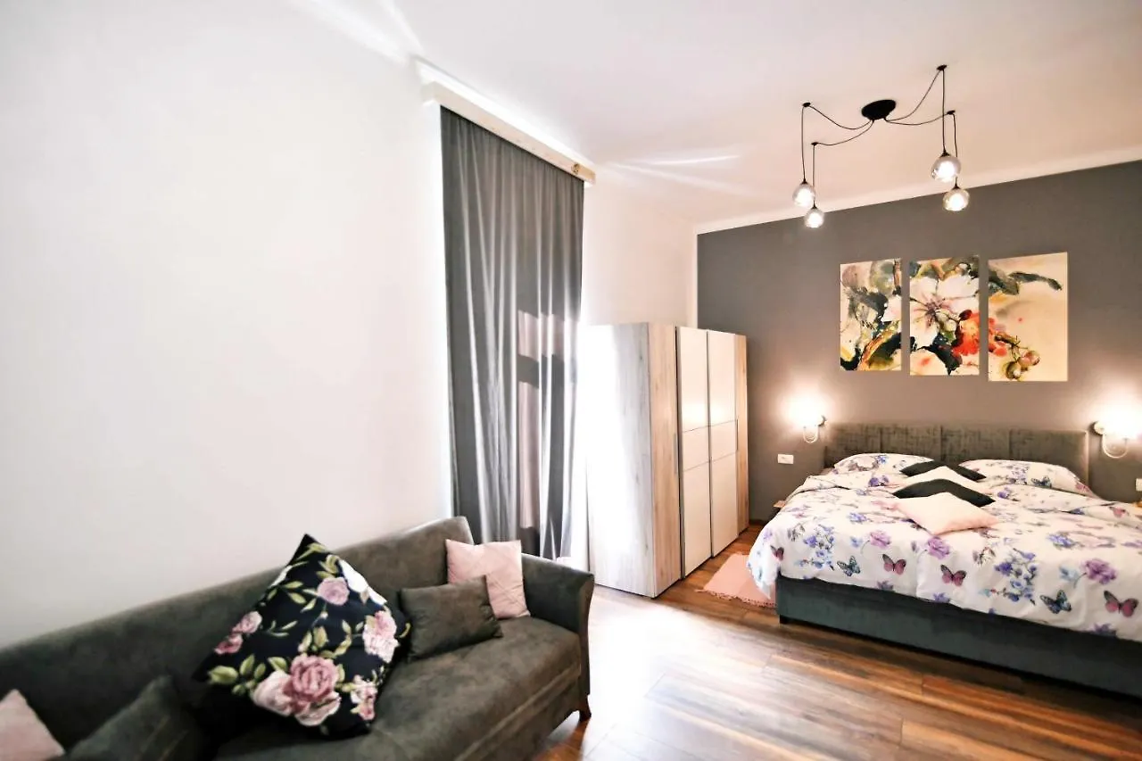 Apartment Carissima-Direct On Sea, Lovran-Opatija