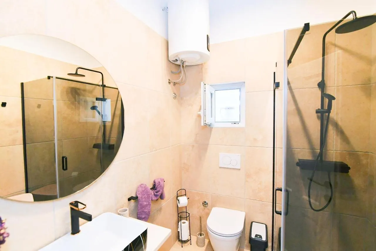 Apartment Carissima-Direct On Sea, Lovran-Opatija