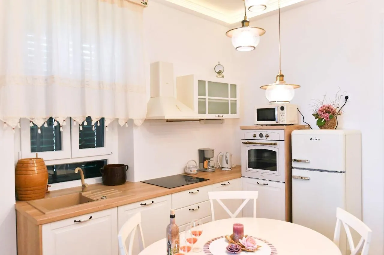 Apartment Carissima-Direct On Sea, Lovran-Opatija 0*, Lovran