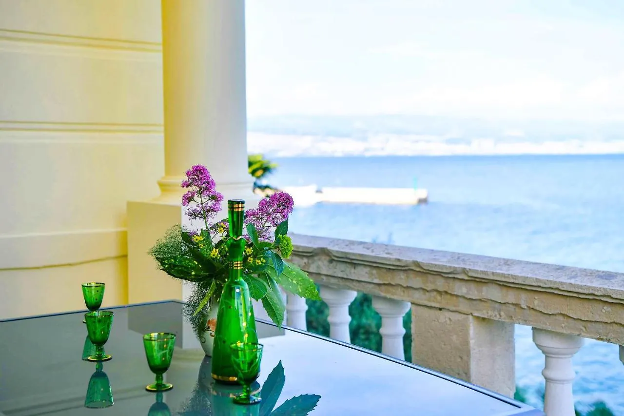Apartment Carissima-Direct On Sea, Lovran-Opatija 0*, Lovran